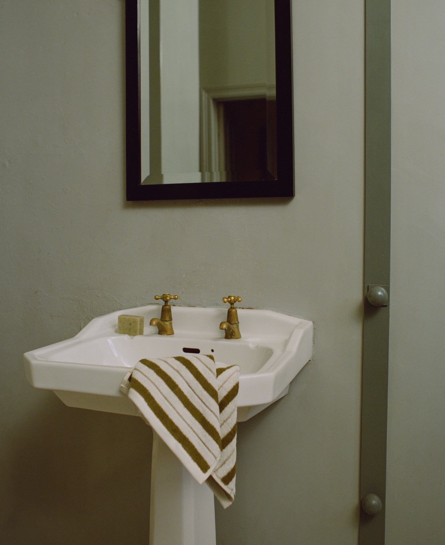 SAN LUIS HAND TOWEL / Caper & Chalk