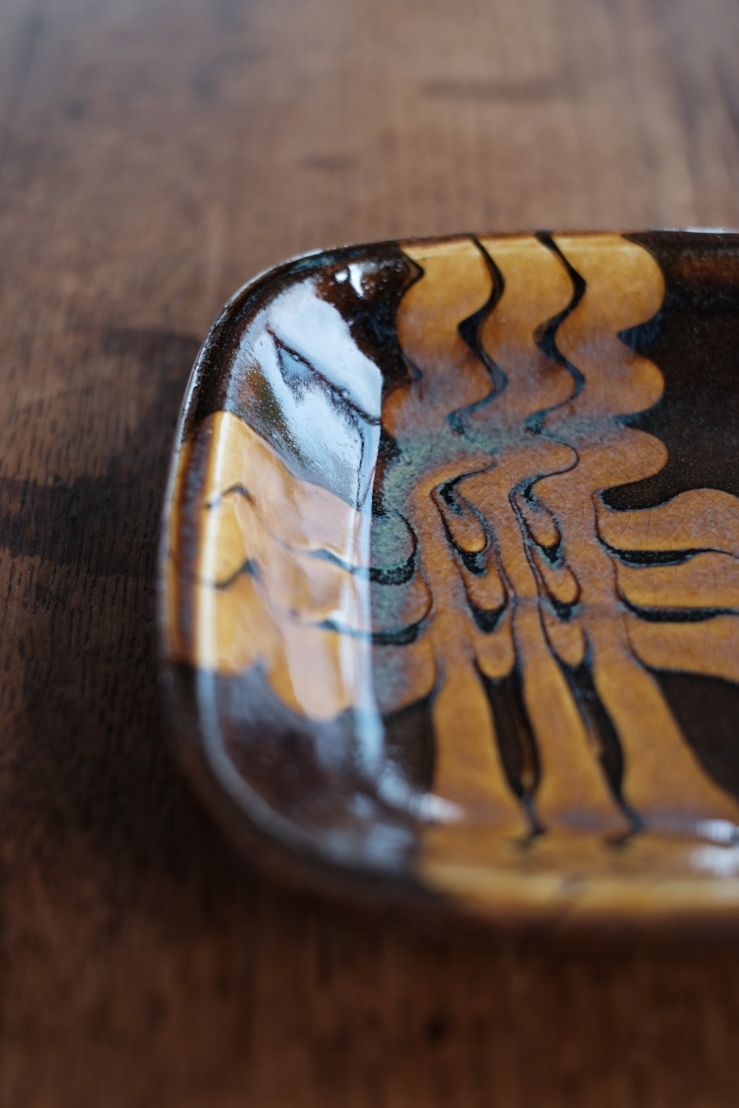 SLIPWARE PLATE / BROWN L①