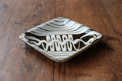 SLIPWARE SQUARE PLATE / GREEN①