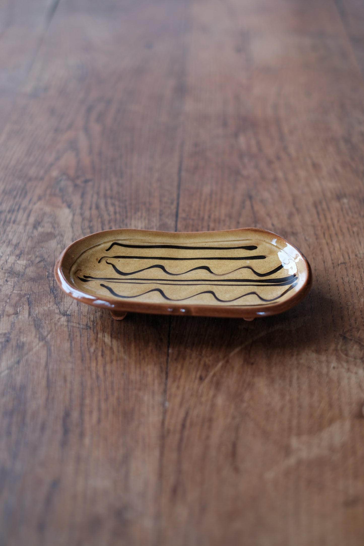 Slipware Footed Plate