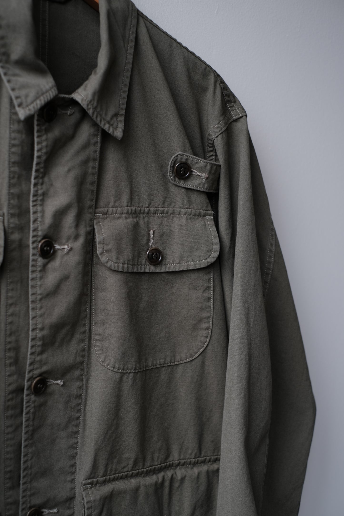 POPLIN CLOTH UTILITY JACKET / FADED OLIVE