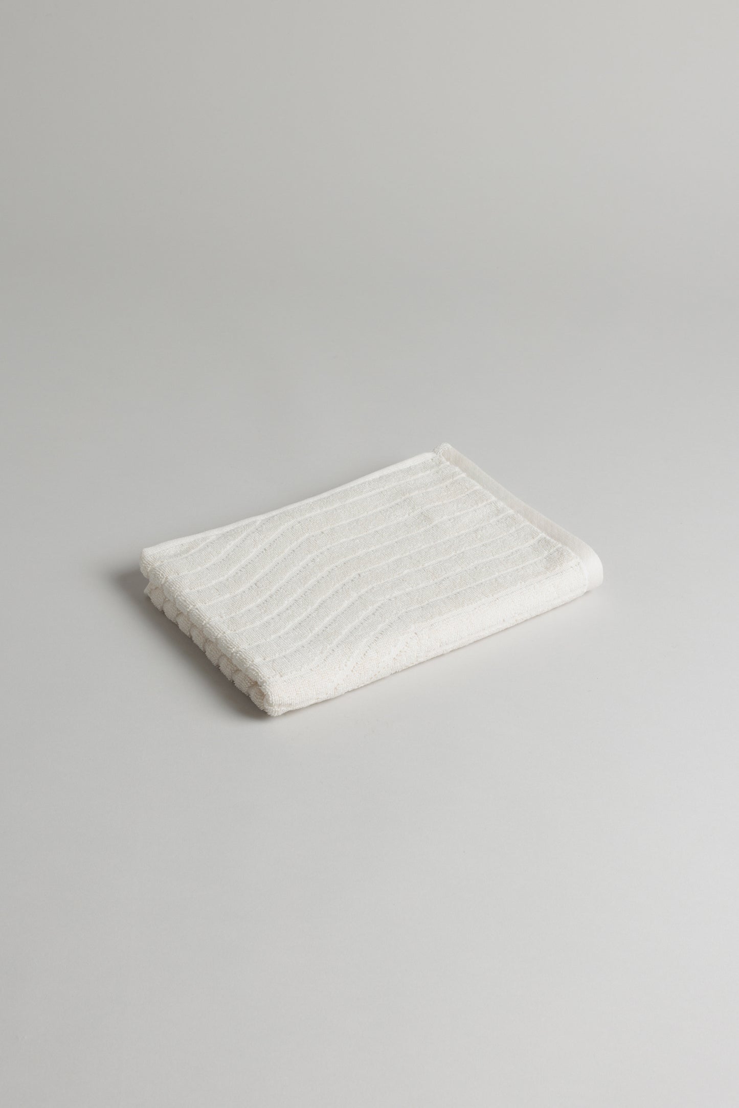 VIRGINIA HAND TOWEL / Ivory